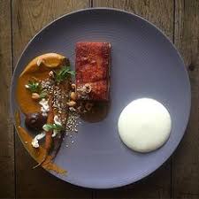 Roast Suckling Pig Bbq Carrot Hazelnut Dukkah Beer Apple Cuisine Gastronomique Cuisine Et Boissons Gastronomie