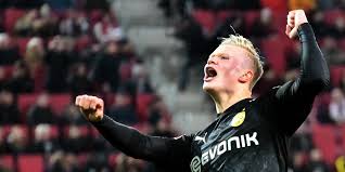 See high quality images follow the tag #erling haaland freundin. Steht Er Gegen Koln In Der Startelf Bvb Liegt Seinem Heiland Erling Haaland Zu Fussen Hamburger Morgenpost