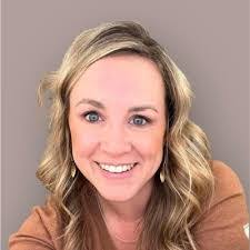 Michelle Resch's Instagram, Twitter & Facebook