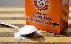 Soda bikarbonat adalah bersifat alkali dan ia akan bertindak menutralkan asid yang terdapat dalam adunan kek dan kuih tersebut dan menaikkan kek/kuih apabila dimasak. Kegunaan Soda Bikarbonat Selain Untuk Masakan