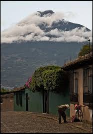 Una Calle De Antigua Antigua Guatemala Ciudad De Guatemala Guatemala Paisajes