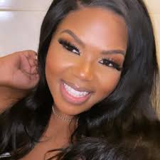 What internship opportunities are available in Queens for a high school  senior in business or marketing?