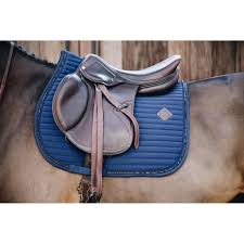 En Stock Sur Boutique Equitation Com Tapis Pearls Cso Kentucky Bleu Ou Marron Protecteur Respirant Jumping Saddle Equestrian Outfits Jumping Saddle Pads