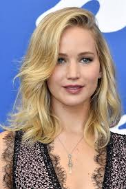 Here, we track how she artfully grew it out— from her big reveal on facebook, to her elegantly styled longer strands, to today's fresh look. Jennifer Lawrence S Hairstyles Hair Colors Steal Her Style