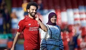 محمد صلاح واخر اخباره فى رمضان(مو صلاح) يرد بعد اهانه زوجته محمد صلاح بعد الاحتفال شاهد كيف كافئ مالك نادي ليفربول وزوجته ليندا محمد صلاح بعد التتويج بلقب الدوري. Ù…Ø­Ù…Ø¯ ØµÙ„Ø§Ø­ ÙŠØ­ØªÙÙ„ Ø¨Ø§Ù„ÙƒØ±ÙŠØ³Ù…Ø§Ø³ ÙˆØµÙˆØ±Ø© Ø²ÙˆØ¬ØªÙ‡ ØªØ¤ÙƒØ¯ Ø§Ù†ØªØ¸Ø§Ø±Ù‡ Ù…ÙˆÙ„ÙˆØ¯Ù‡ Ø§Ù„Ø«Ø§Ù†ÙŠ Ø¯Ù†ÙŠØ§ Ø§Ù„ÙˆØ·Ù†