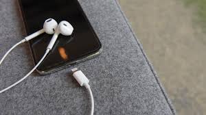 Apple Earpods Review They Re Free With All Iphones But Are They Any Good Expert Reviews