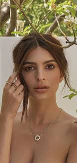 Emrata X Sk Spinelli Kilcollin Emily Ratajkowski Emily Ratajkowski Style Most Beautiful Models