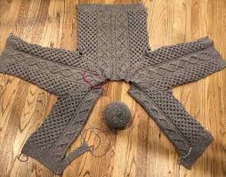 Degisik Orgu Erkek Bebek Hirkasi Anlatimli Yapilisi 1yumak Com Baby Knitting Patterns Orgu Erkek Bebek
