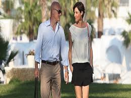 A quanto riporta vanity fair l'attrice ha partorito in gran segreto lo scorso 27 luglio in una clinica romana. Luisa Ranieri E Luca Zingaretti Di Nuovo Genitori