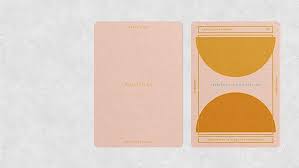 Caterina Bianchini Entwirft Fur Neusteller Tarot Karten In Einem Klaren Minimalistischen Stil Detailverliebt De Pen And Paper Tarot Card Decks Print Designs Inspiration