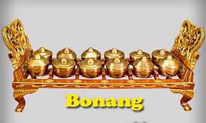 Gamelan merupakan alat musik yang terdiri dari berbagai alat perkusi, yang pada umumnya dipukul dengan palu. Alat Musik Bonang Jenis Fungsi Cara Memainkannya