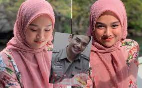 Marissa dania merupakan anak perempuan sulung beliau menerusi perkahwinan pertamanya bersama abby abadi. Abby Abadi Bertarung Nyawa Dalam Kereta Lahirkan Anak Ini Allah Pilih Papa Sambut Kelahirannya Dalam Kereta Ucapan Birthday Norman Hakim Buat Anak Gadisnya Media Hiburan