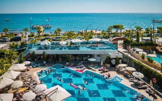 Бассейны и пляж | Sunprime C-Lounge Hotel Alanya