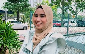 Shila amzah is a singer and songwriter, and the first malaysian recording artist to break into the chinese music market. Biodata Syada Amzah Peserta Big Stage 2019