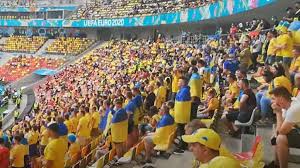 Как фаны помогают украине побеждать. Na Matche Ukraina Makedoniya Ispolnili Hit Putin Hujlo Video