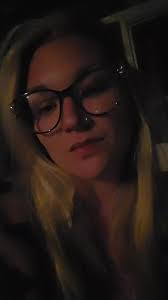 Tara Compton's Instagram, Twitter & Facebook