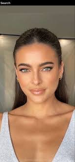 Nikki Morin's Instagram, Twitter & Facebook