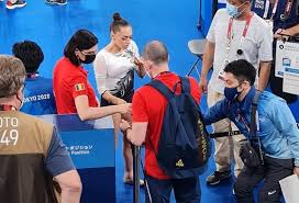 Larisa iordache, care anunţase că va concura doar la bârnă din cauza durerilor de la gleznă, a acuzat. 978 Ouyylfaarm