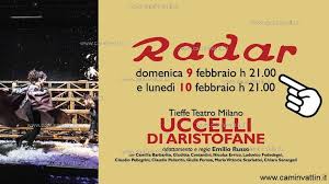 Il pensiero corre ad aristofane, il commediografo, fattosi agitatore politico, la cui grande abilità, come ci ha ricorda non vedo i giudici in seduta (v. Uccelli Di Aristofane Al Teatro Radar Camin Vattin
