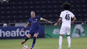 تداول مغردون مقطع فيديو لتدخل عنيف من لاعب السد القطري، الجزائري بغداد بونجاح، على نظيره لاعب النصر السعودي، عبد الإله العمري، ما أثار انتقادات للأول من قبل جماهير العالمي. Ø§Ù„Ù†ØµØ± ÙÙŠ Ù…Ù‡Ù…Ø© ØµØ¹Ø¨Ø© Ø£Ù…Ø§Ù… Ø§Ù„Ø³Ø¯ Ø§Ù„Ù‚Ø·Ø±ÙŠ