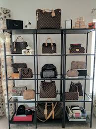 How To Display And Store Your Louis Vuitton Collection This Is How Cynthia Plate Our Group Mem Louis Vuitton Sammlung Handtaschen Louis Vuitton Handtaschen