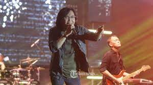 Chord Gitar Risalah Hati Dewa 19 Lengkap Dengan Link Download Lagunya Tribunnews Com Mobile