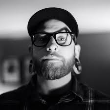 Eric Crossley's Instagram, Twitter & Facebook