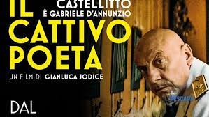 Il cattivo poeta è un film di genere biografico, drammatico del 2021, diretto da gianluca iodice, con sergio castellitto e francesco patanè. Sergio Castellitto E Gabriele D Annunzio Ne Il Cattivo Poeta Il Film Nelle Sale Dal 20 Maggio