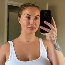 Adrienne Forrest's Instagram, Twitter & Facebook