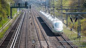 Seit april 2021 verbietet das tarifeinheitsgesetz konkurrierende tarifverträge innerhalb eines betriebs. Bahn Streik Zum Sommeranfang Zeichnet Sich Ab Br24