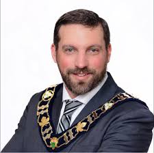 Luke Charbonneau's Instagram, Twitter & Facebook