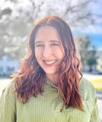 Kelly Charest's Instagram, Twitter & Facebook