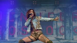 View all jennifer rostock movies. Jennifer Rostock Sangerin Postet Foto Mit Hand Im Schritt Unten Ohne Stars
