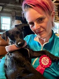 Merle Smith's Instagram, Twitter & Facebook