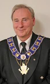 Income rises for most municipal 'sunshine club' members