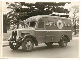 Arnotts Biscuits Albion Van Sydney Ca 1935 1940 Photographer Milton Kent Vintage Trucks Classic Chevy Trucks Van