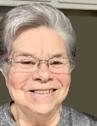 Tracey Remington's Instagram, Twitter & Facebook