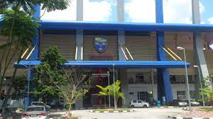 Baiklah, sebagai pelajar asasi sains universiti malaya atau dikenali sebagai pasum, aq akan cuba untuk berkongsi serba sedikit pengalaman belajar di sini agar para pembaca juga akan tertarik untuk menyambung pelajaran di unversiti terbaik di malaysia ini. Bahagian Pintu Masuk Ke Blok B Dewan Kuliah A Dewan Kuliah B Pusat Sukan Universiti Malaya Hari Kerjaya Industri Sukan