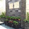 Taman minimalis yang anda buat juga bentuknya harus memanjang. 1