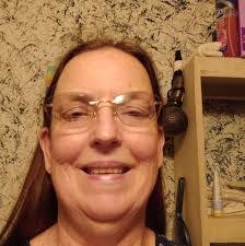 Amber Cothern's Instagram, Twitter & Facebook