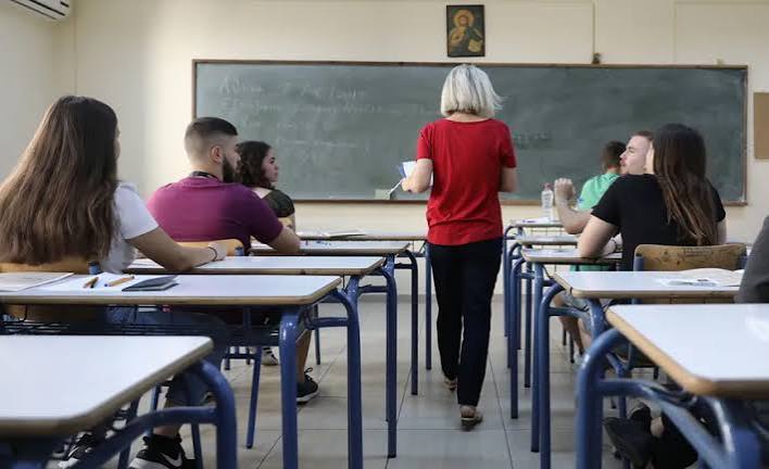 Έμεινες εκτός στη Β' Φάση Αναπληρωτών; Πώς να στήσεις το δικό σου μαθητολόγιο πριν χαθεί η χρονιά