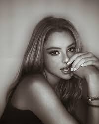 Vanessa Chaparro's Instagram, Twitter & Facebook