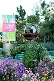 Donald Duck Garden Art Flower Sculptures Topiary