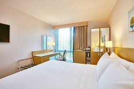 Bupa health centre 270 m. Upgrade To A Queen Size Bed With Park View At Hilton Garden Inn Bristol Picture Of Hilton Garden Inn Bristol City Centre Tripadvisor