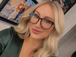 Missouri teacher put on leave by school over OnlyFans account explains why  she started it - US News - UNILAD