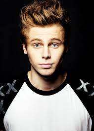 5 seconds of summer's singer luke hemmings has been happily dating girlfriend sierra deaton 'why do women make others feel like they're not good enough?' 5sos singer luke hemmings. Luke Hemmings 5sos Wiki Fandom