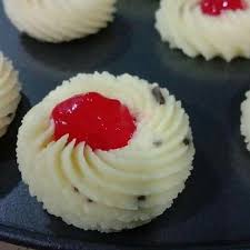 Biskut semperit butter dua warna ini sudah berada di dalam senarai baking saya untuk tempoh yang lama. Resepi Biskut Sampan Sukatan Cawan Pawtaste Com