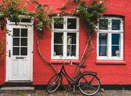 Choose exterior paint colors based on these key colors found on the exterior of your home to kendall charcoal (home color) by benjamin moore. Stunning Exterior Paint Colors For Brick Homes Wow 1 Day Painting