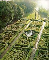 Maze Gardens At Ruspoli Castle Northern Lazio Italy Giardino Labirinto In Viaggio Giardini Formali