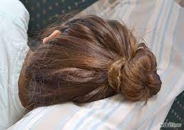 Putting Your Hair Up Before Bed Prevents Hair From Clogging Your Pores Overnight Make Sure Your Hair Band Isn T Too Tight Tho Hair Cool Hairstyles Hair Styles